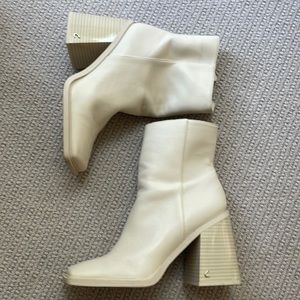 Circus by Sam Edelman Layla 2 bootie